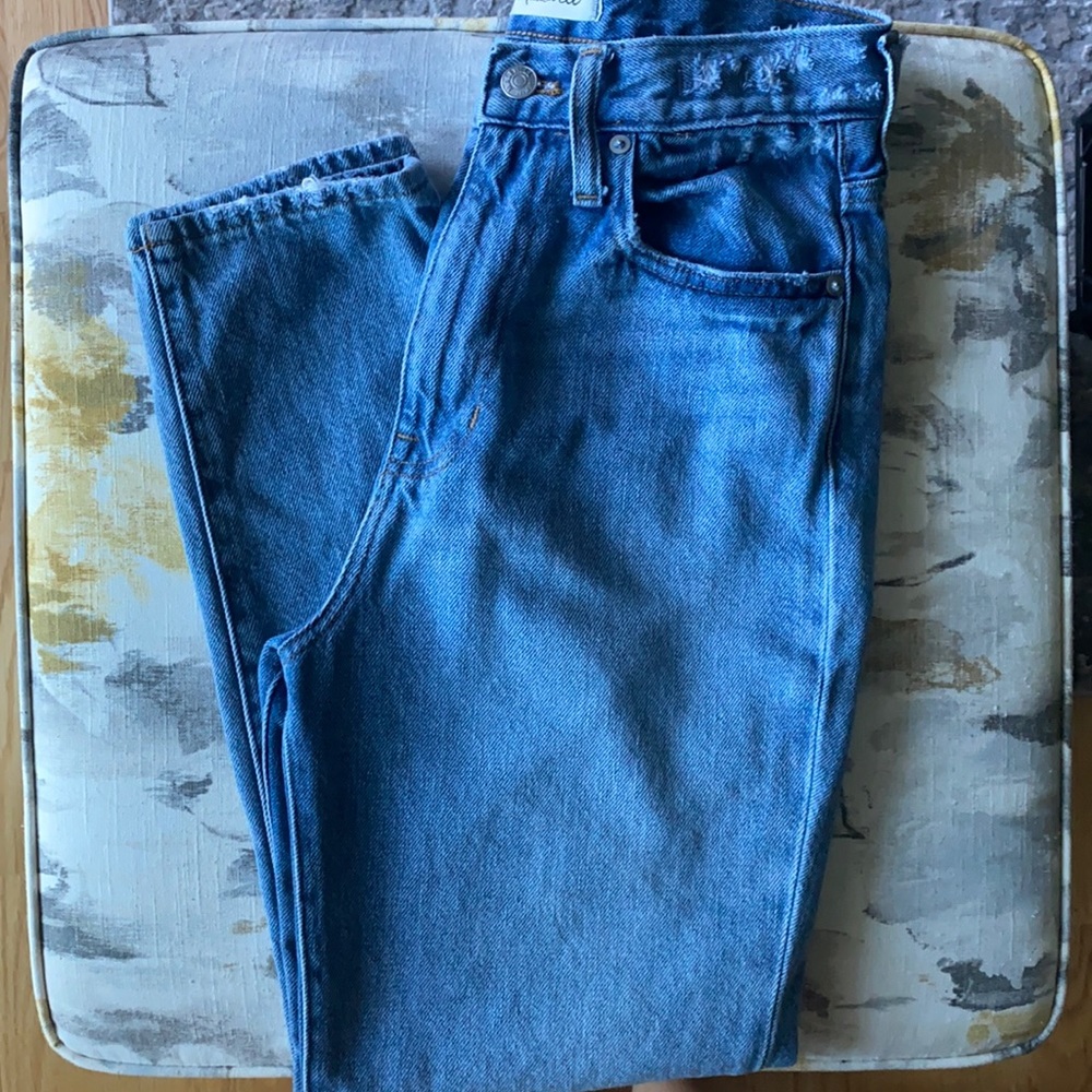 Madewell Mom Jean in Melva Wash